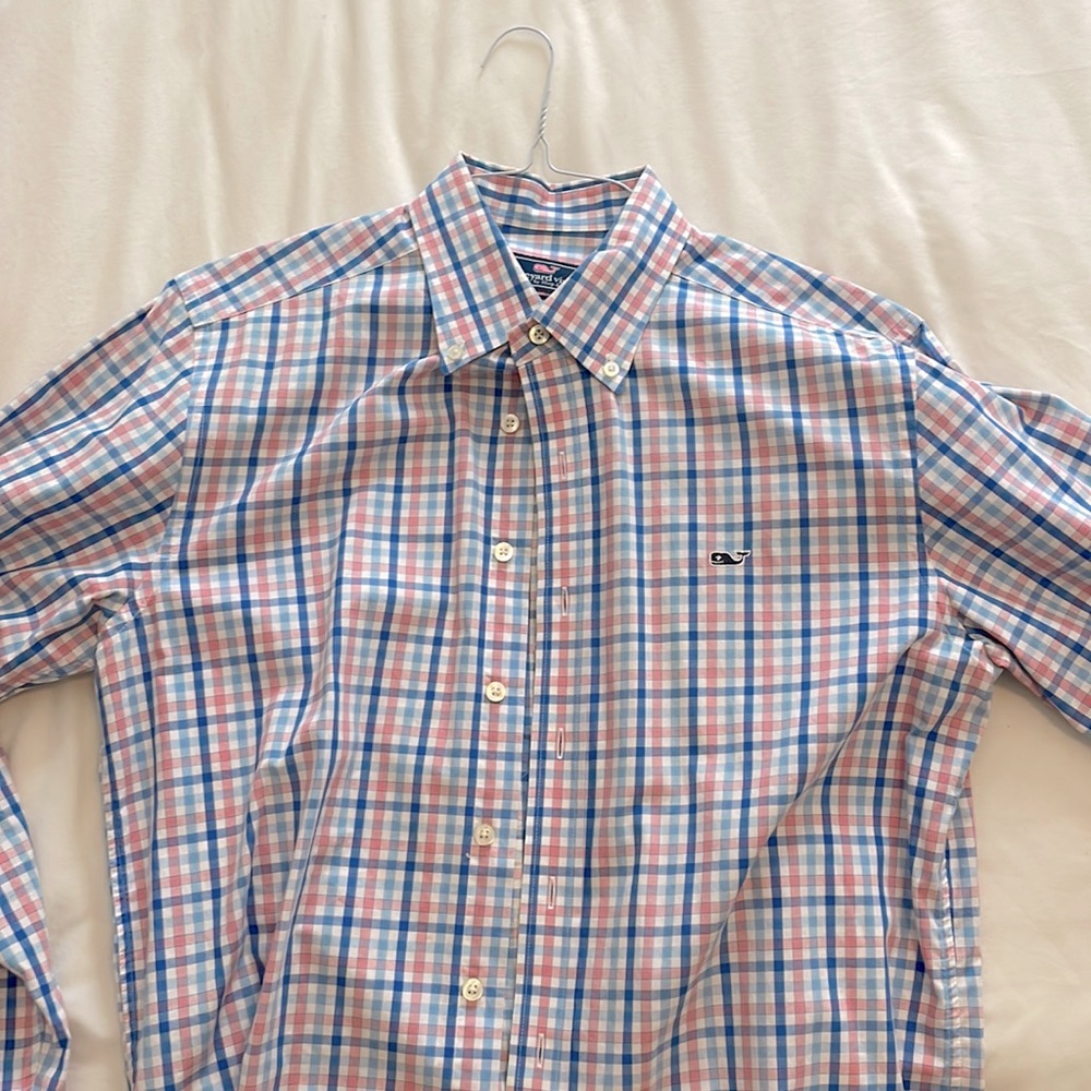 Medium vineyard vines dress shirt. Always dry cleaned